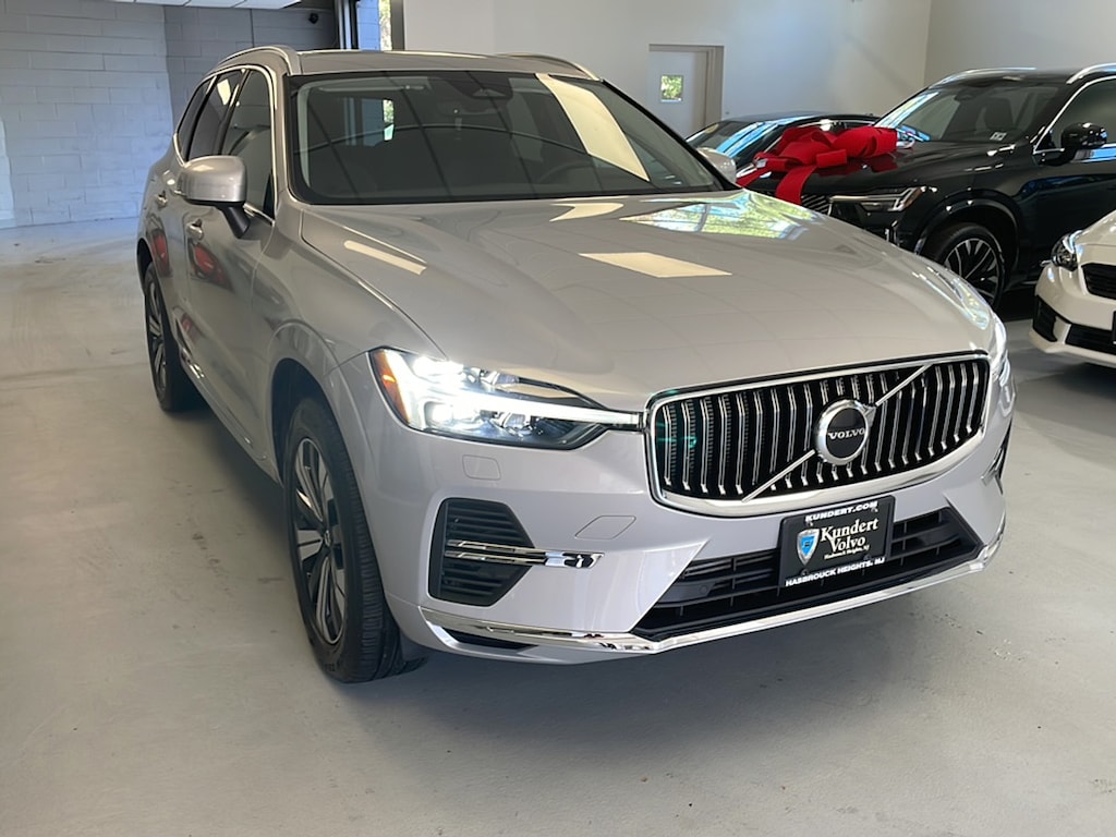 Certified 2023 Volvo XC60 Recharge Plug-In Hybrid Core Bright Theme SUV