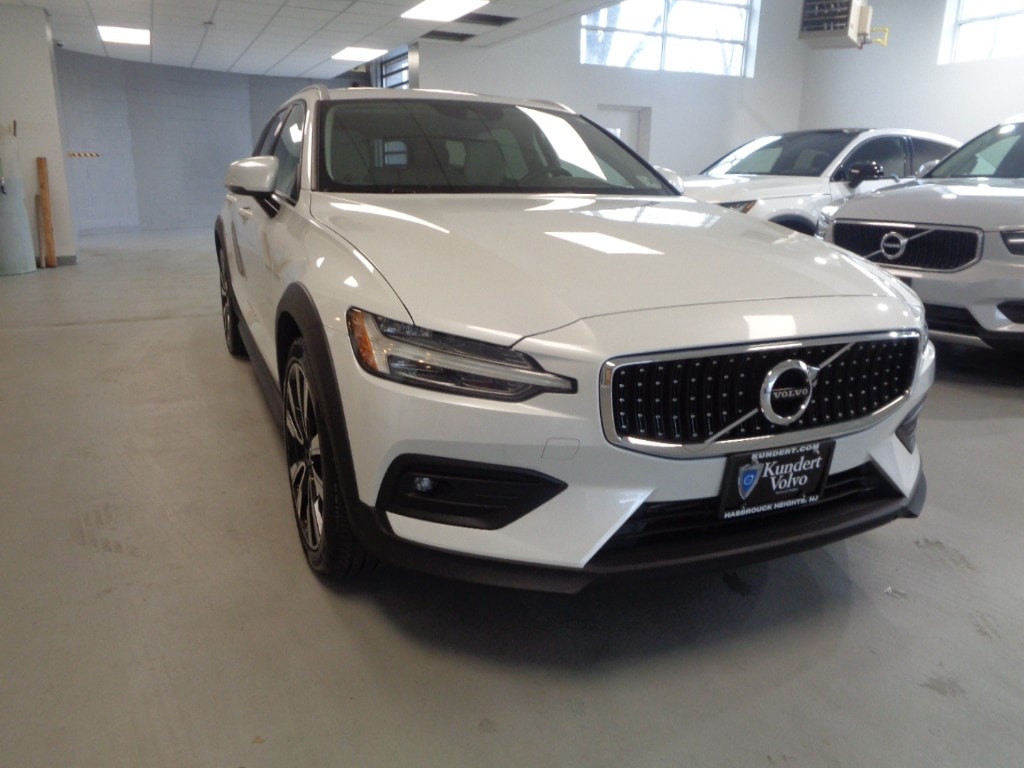 Certified 2021 Volvo V60 Cross Country Base with VIN YV4102WK3M1068816 for sale in Hasbrouck Heights, NJ