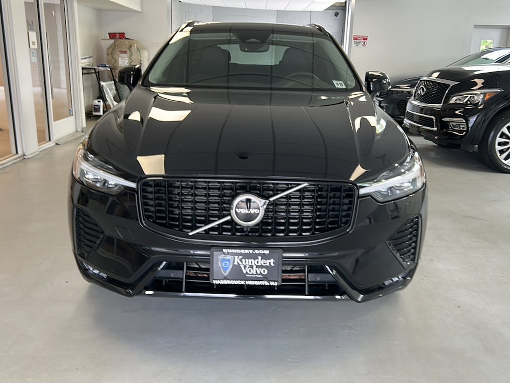Certified 2024 Volvo XC60 B5 Core Dark Theme SUV