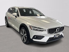 2023 Volvo V60 Cross Country Plus Wagon