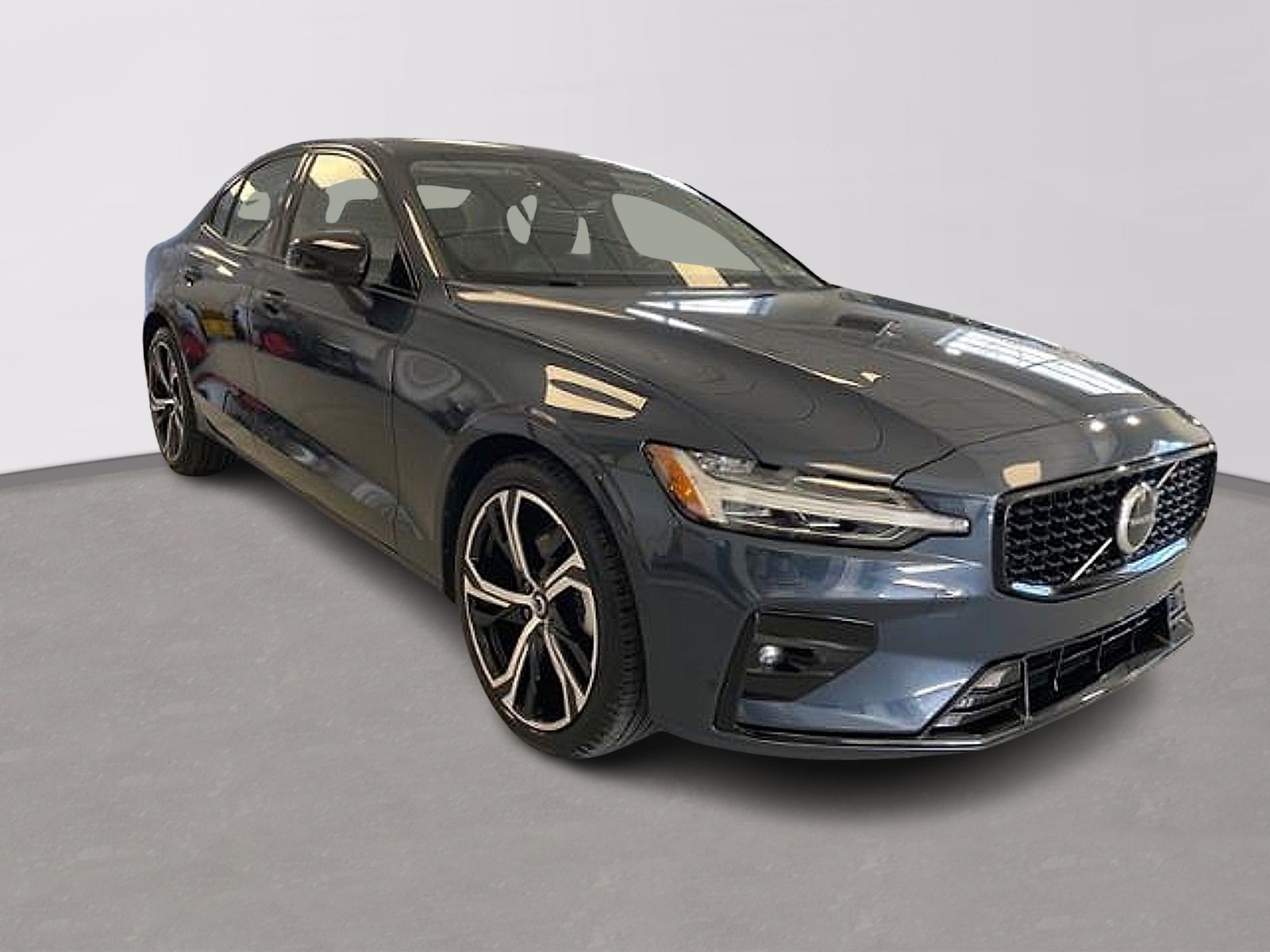 2025 Volvo S60 Sedan 