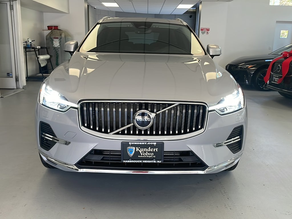 Certified 2023 Volvo XC60 Recharge Plug-In Hybrid Core Bright Theme SUV