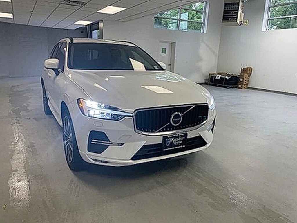 Certified 2022 Volvo XC60 Momentum SUV