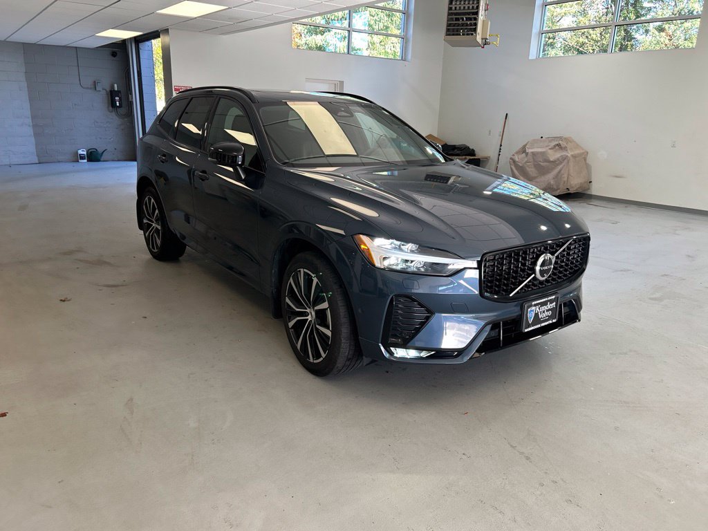 2024 Volvo XC60 B5 Plus Dark SUV