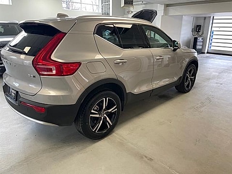2025 Volvo XC40 Core - Photo 12