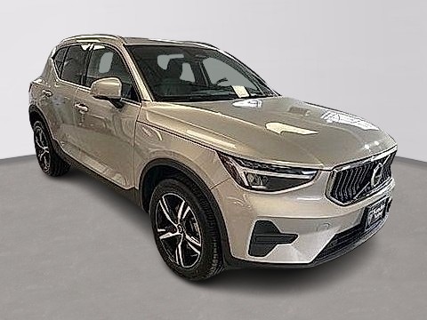 2025 Volvo XC40 Core's photo
