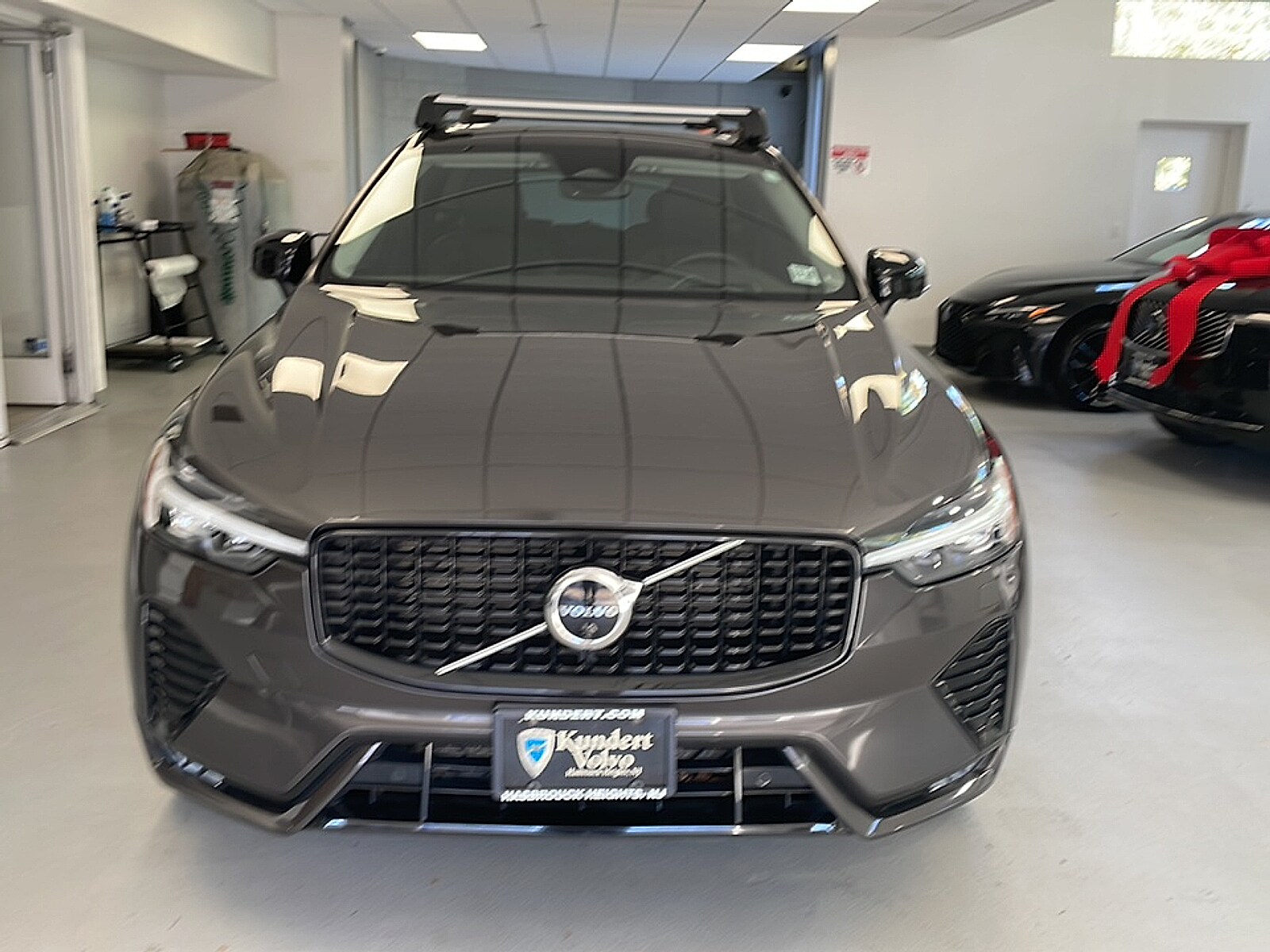 2023 Volvo XC60 Ultimate photo 4