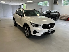 2023 Volvo XC40 B5 AWD Ultimate Dark SUV