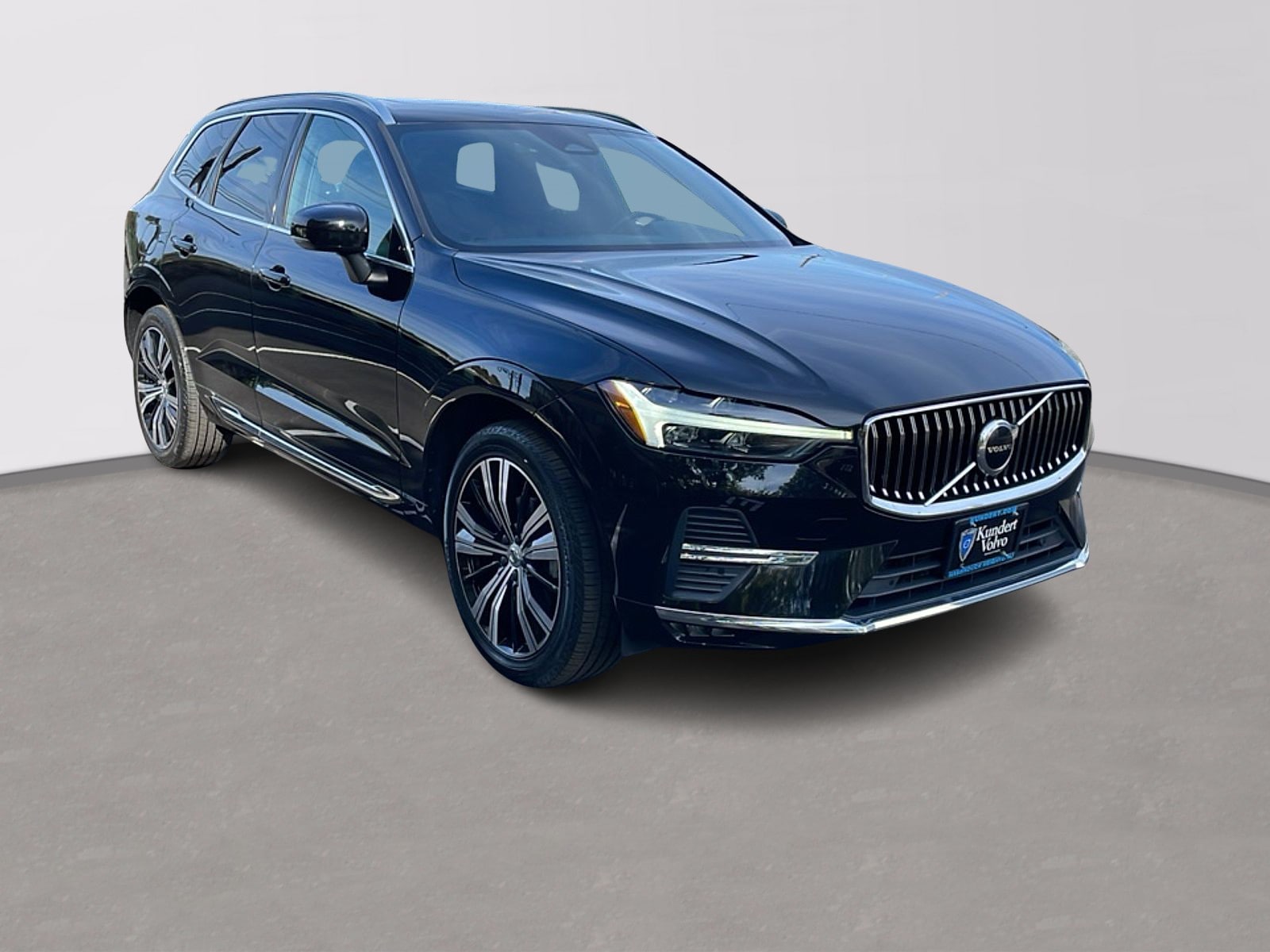 2022 Volvo XC60 Inscription's photo