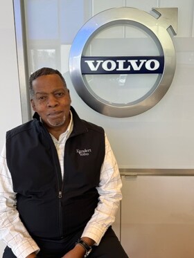 Staff member Van Dixon from ID_a5ad76872d22