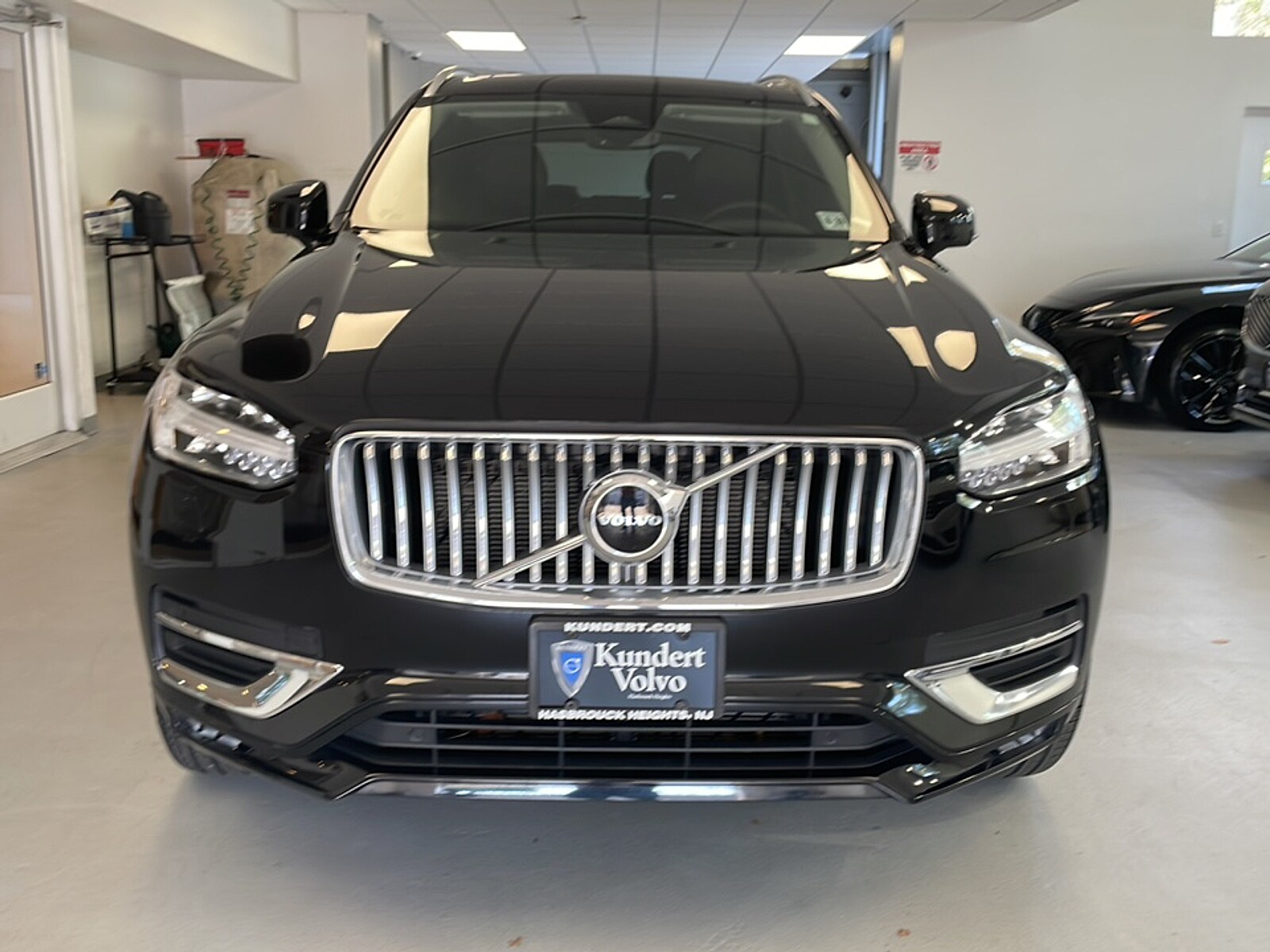 2024 Volvo XC90 Core photo 2