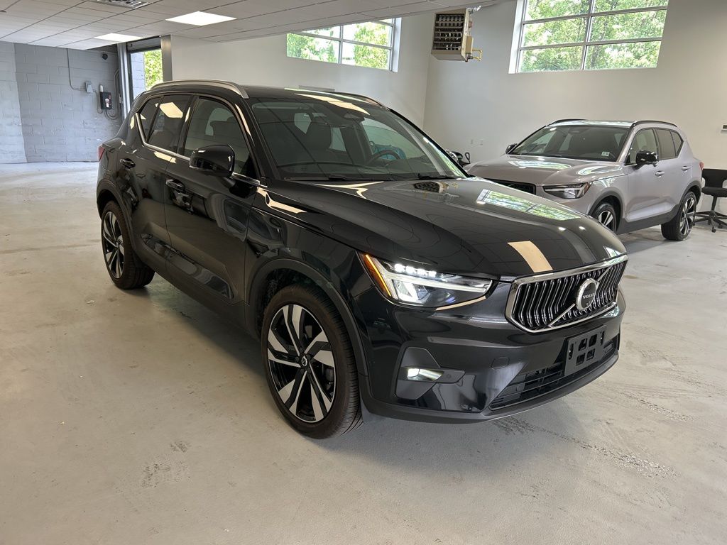 2023 Volvo XC40 SUV 