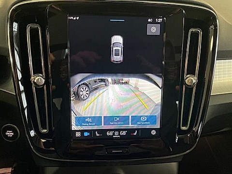 2025 Volvo XC40 Core - Photo 24