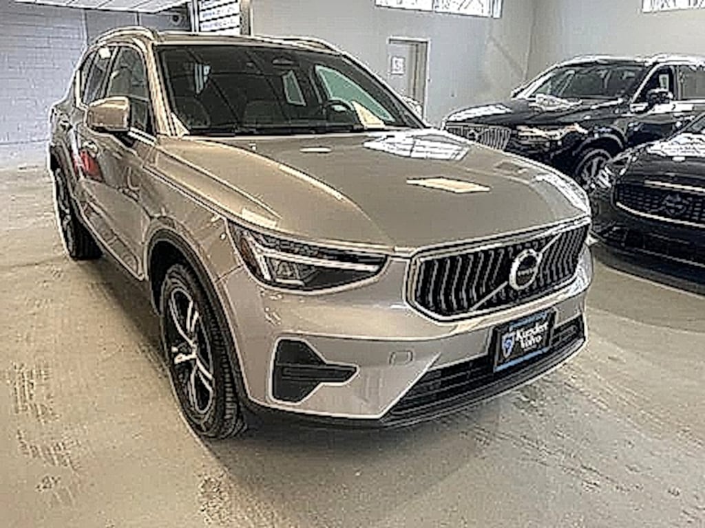 Certified 2025 Volvo XC40 Core Bright Theme SUV