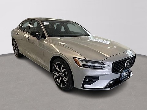 2024 Volvo S60 Core's photo