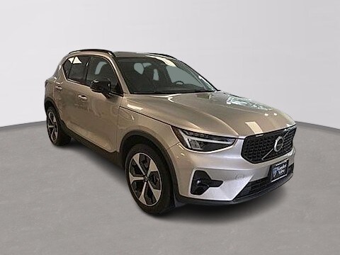 2023 Volvo XC40 Plus Dark Theme SUV