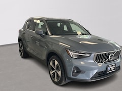 2023 Volvo XC40 Plus Bright Theme SUV