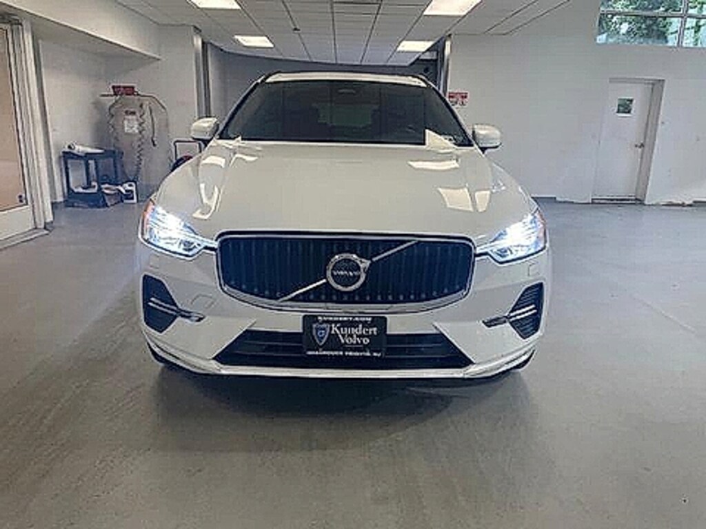 Certified 2022 Volvo XC60 Momentum SUV