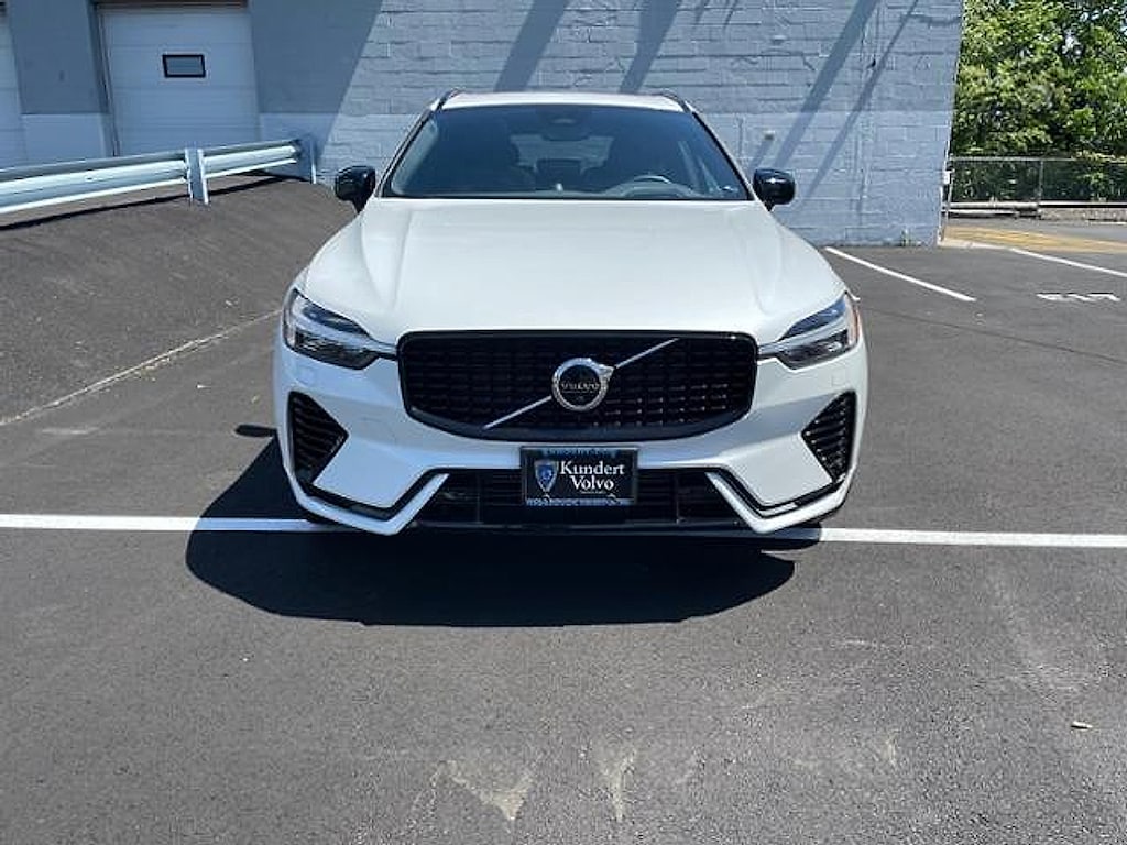 Certified 2022 Volvo XC60 Recharge Plug-In Hybrid R-Design SUV