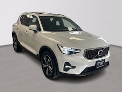2023 Volvo XC40 Plus Bright Theme SUV