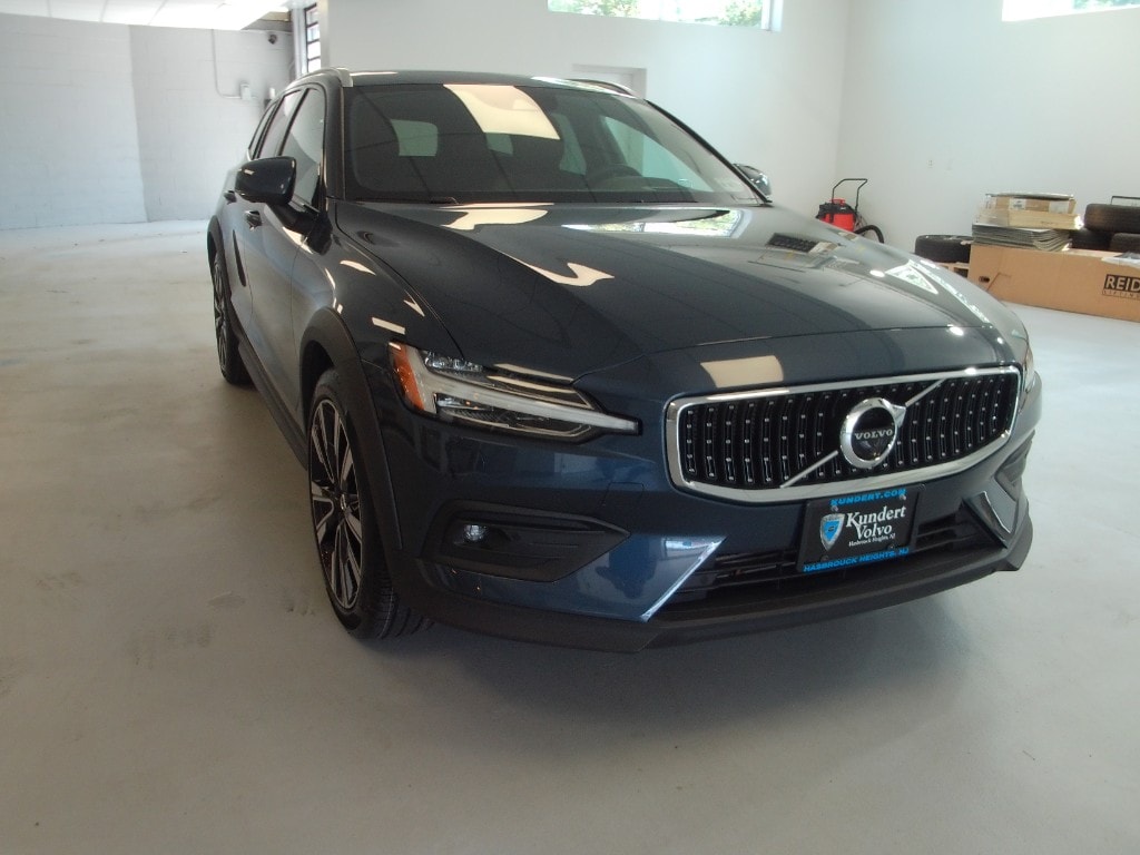 Certified 2022 Volvo V60 Cross Country Base with VIN YV4102WK8N1087119 for sale in Hasbrouck Heights, NJ