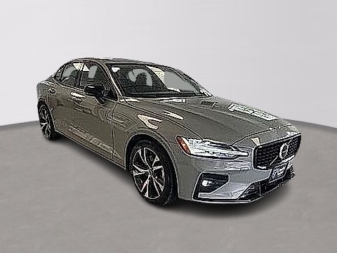 2024 Volvo S60 Core's photo