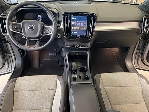 2025 Volvo XC40 Core - Photo 15