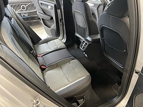 2025 Volvo XC40 Core - Photo 21