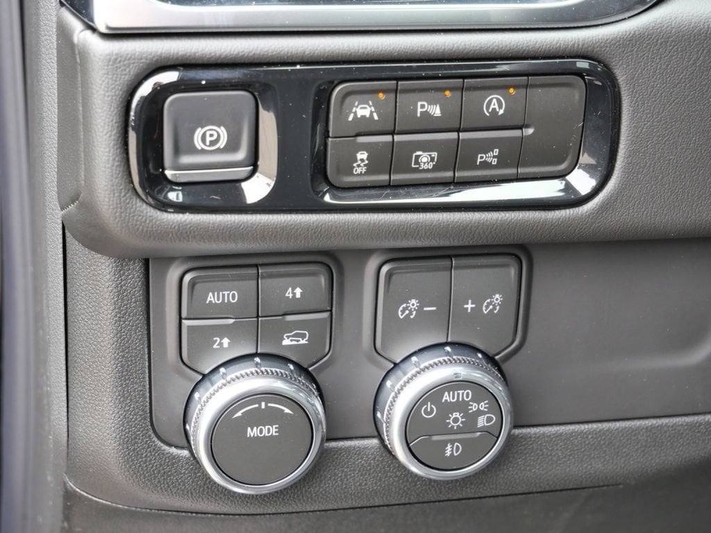 2026 GMC Yukon XL Denali - Photo 46