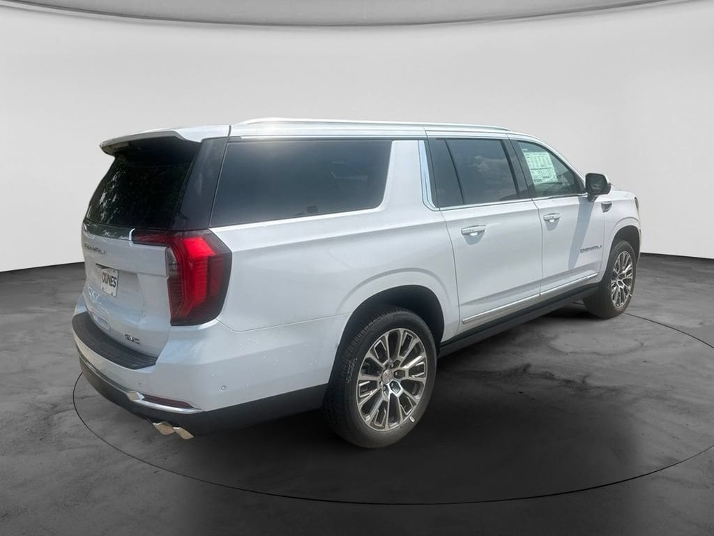 2026 GMC Yukon XL Denali - Photo 7