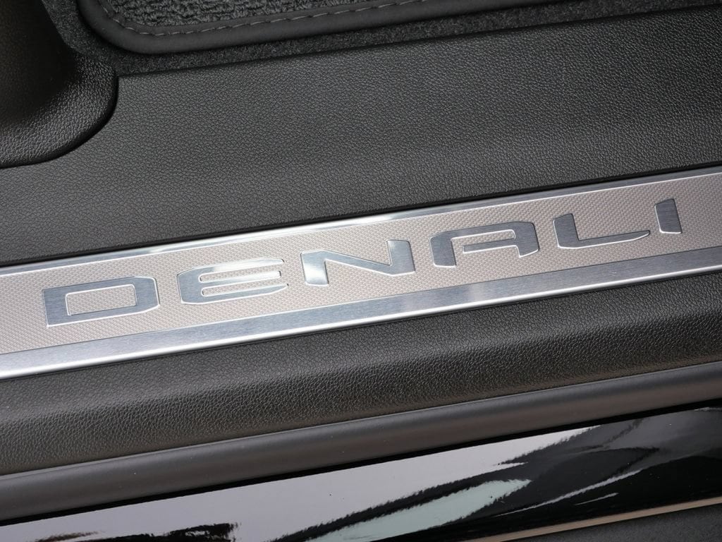 2026 GMC Yukon XL Denali - Photo 26