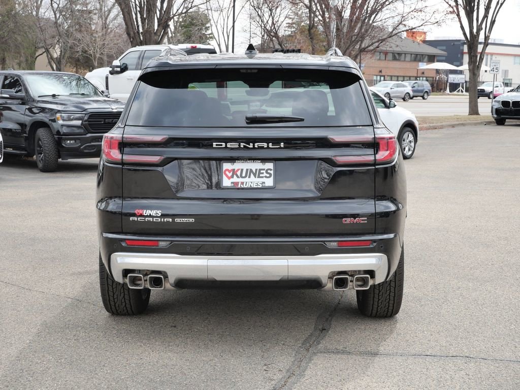 2026 GMC Acadia Denali - Photo 10