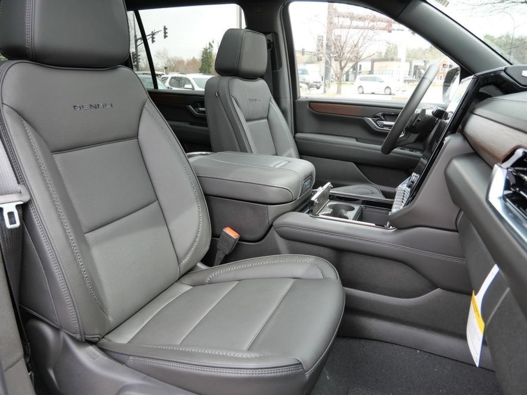 2026 GMC Yukon XL Denali - Photo 24