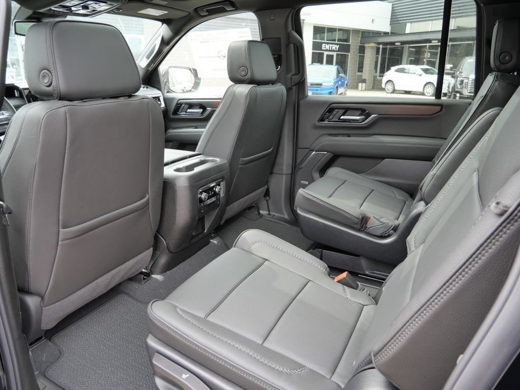 2026 GMC Yukon XL Denali - Photo 36