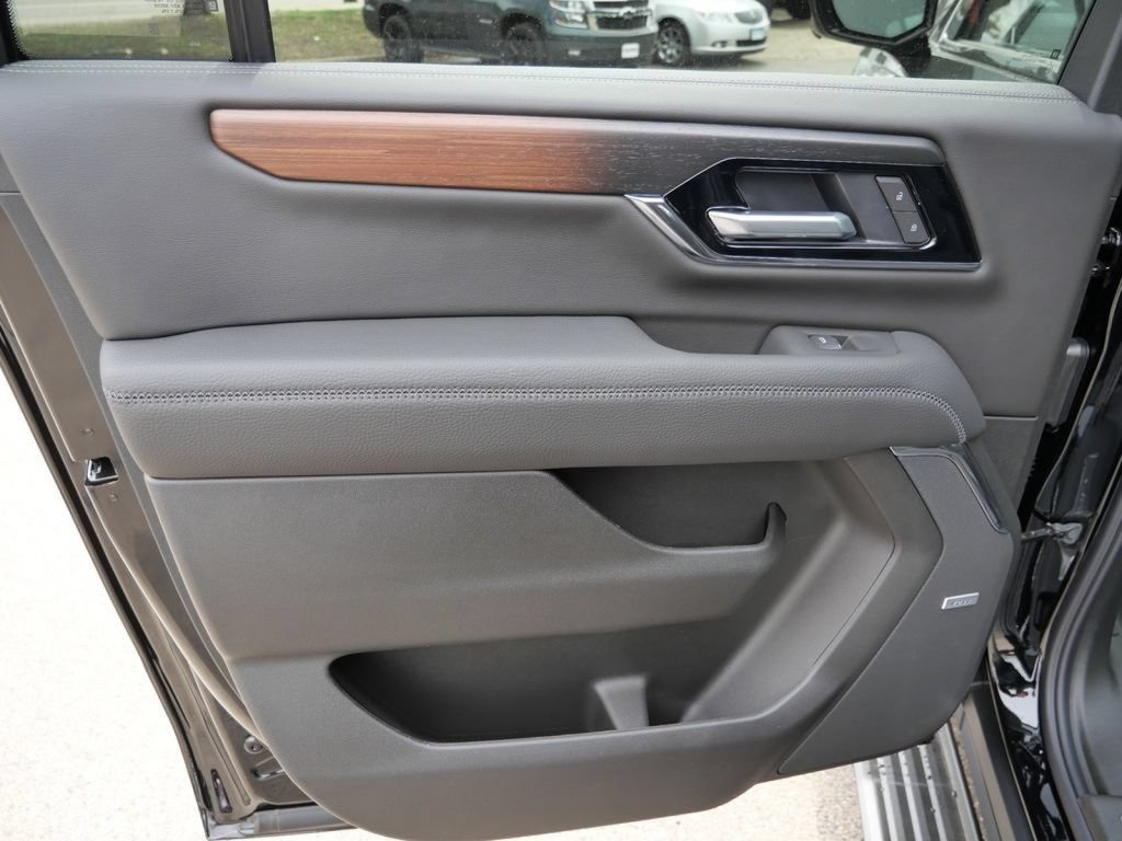 2026 GMC Yukon XL Denali - Photo 35