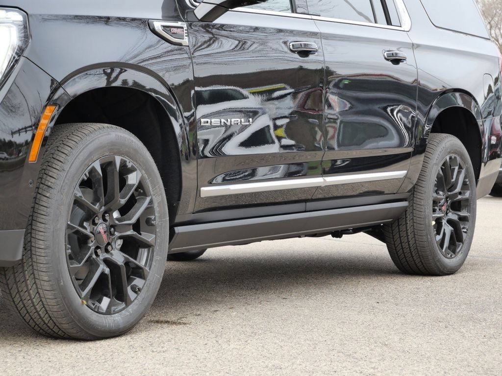 2026 GMC Yukon XL Denali - Photo 6