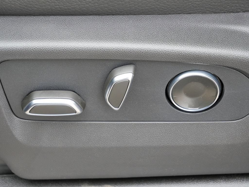 2026 GMC Yukon XL Denali - Photo 45