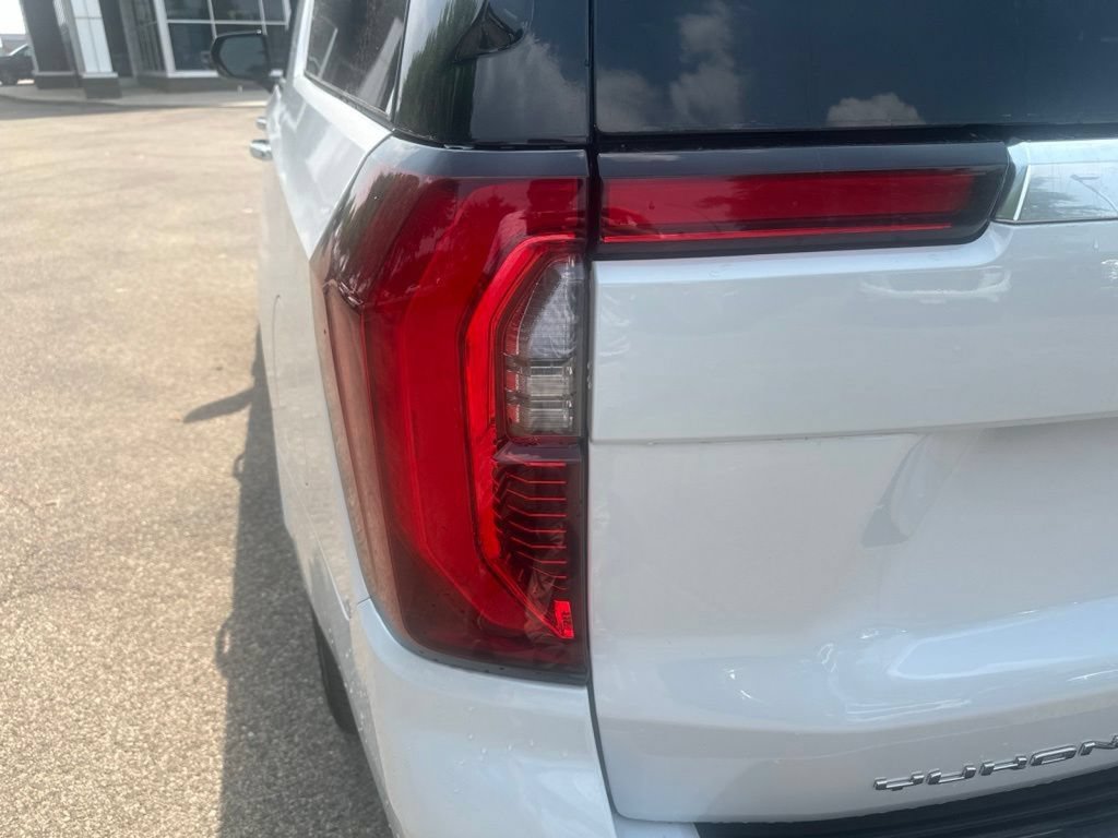 2026 GMC Yukon XL Denali - Photo 10