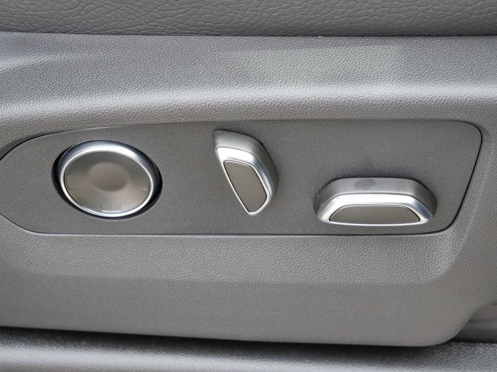 2026 GMC Yukon XL Denali - Photo 25