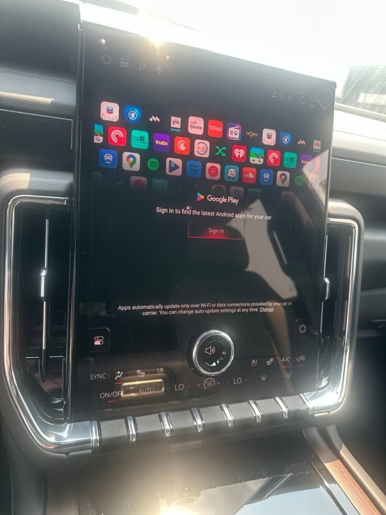 2026 GMC Yukon XL Denali - Photo 23
