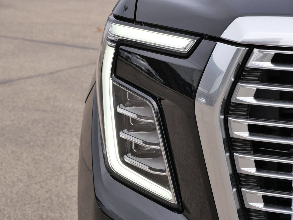 2026 GMC Yukon XL Denali - Photo 4