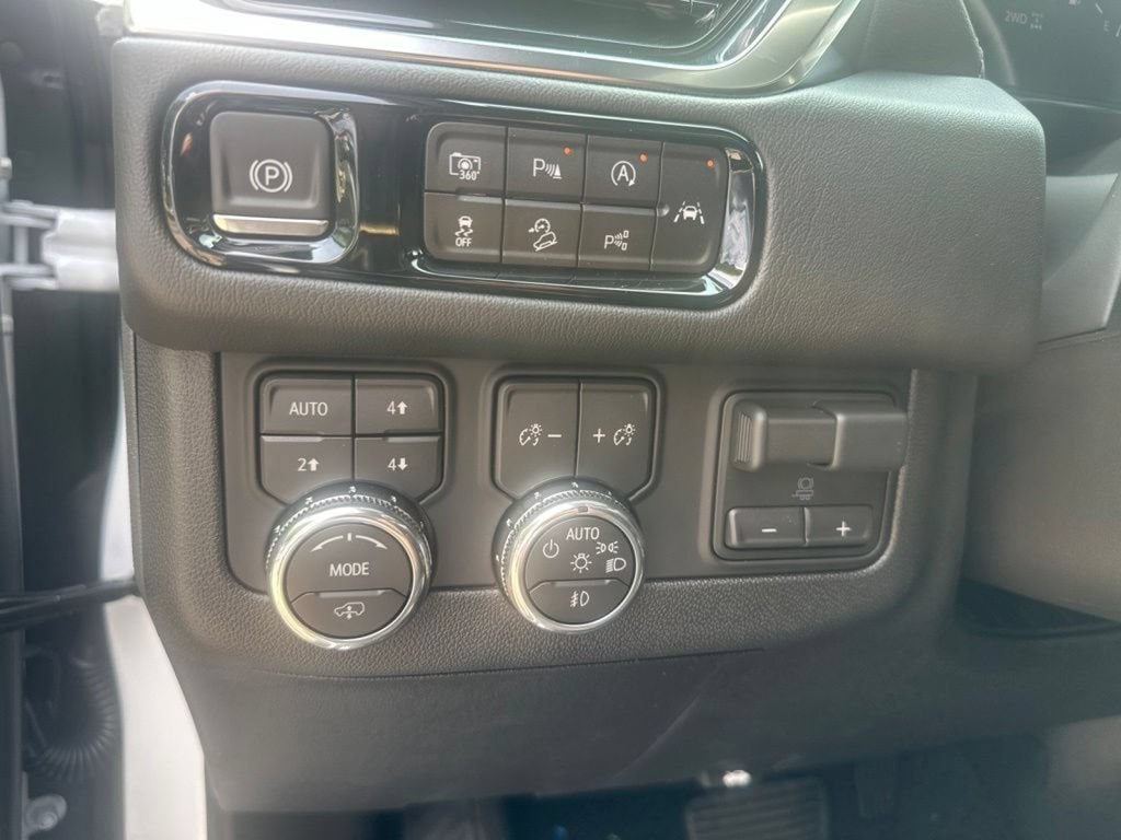 2026 GMC Yukon XL Denali - Photo 22