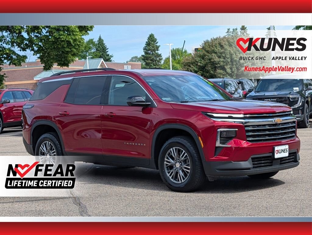 Used 2024 Chevrolet Traverse LT SUV