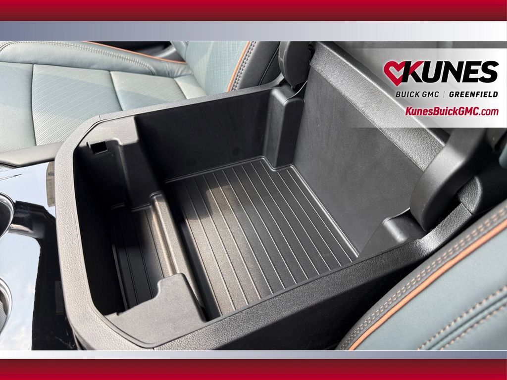 2026 GMC Yukon AT4 - Photo 14