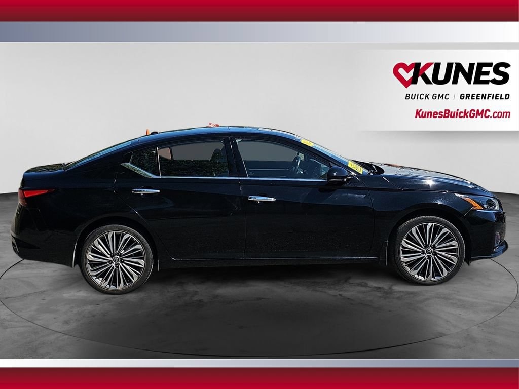 2024 Nissan Altima SL - Photo 12