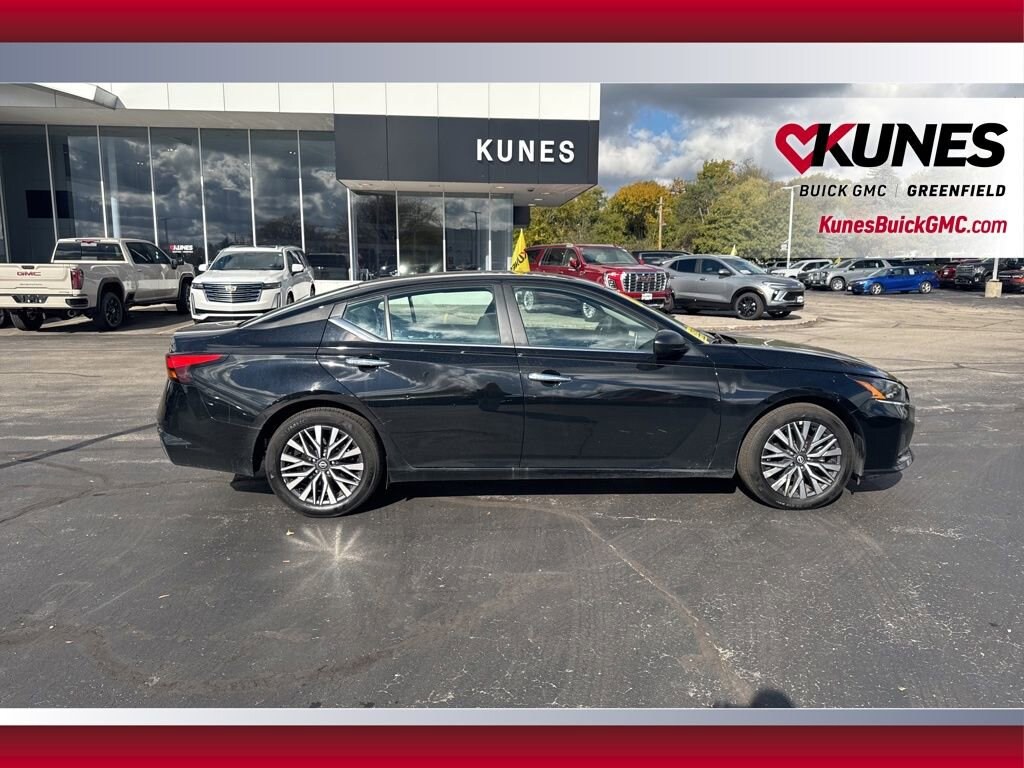 Used 2025 Nissan Altima SV