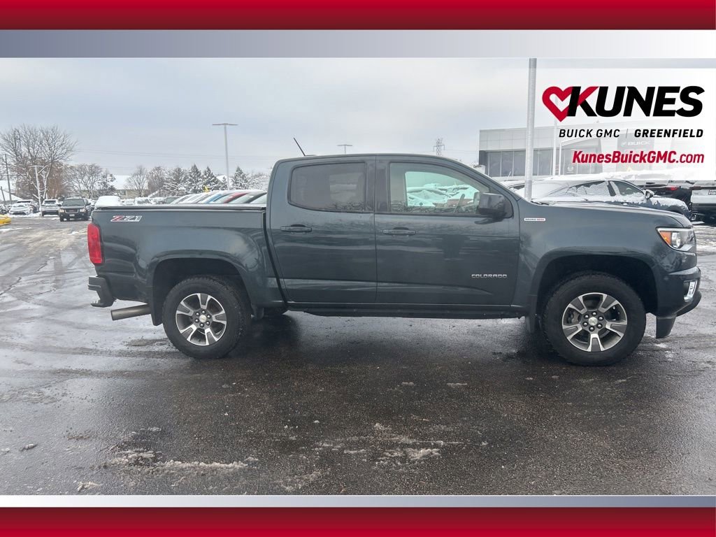 2017 Chevrolet Colorado Z71 photo 2