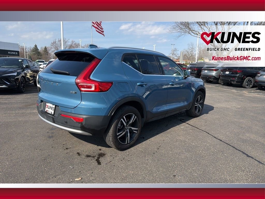 Used 2024 Volvo XC40 Core Bright Theme