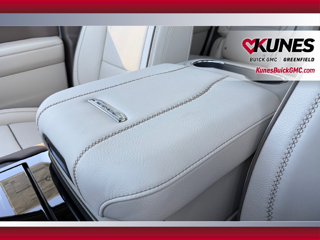2027 GMC Yukon Denali - Photo 28
