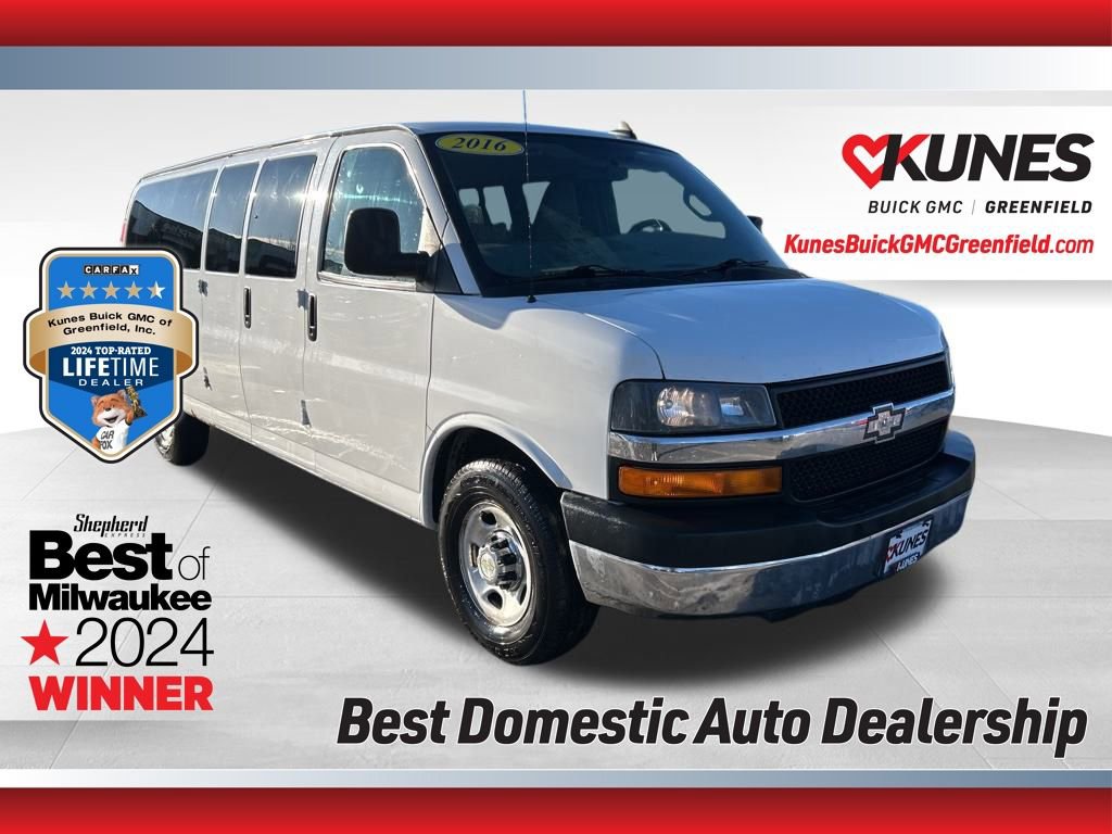 2016 Chevrolet Express Passenger LS's photo